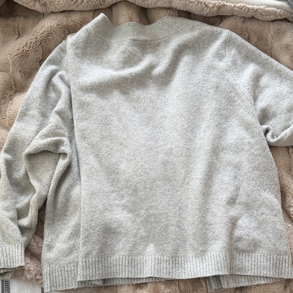 CAbi Cotton Blend Light Gray V-Neck Button Snug Cardigan XL - Picture 7 of 7